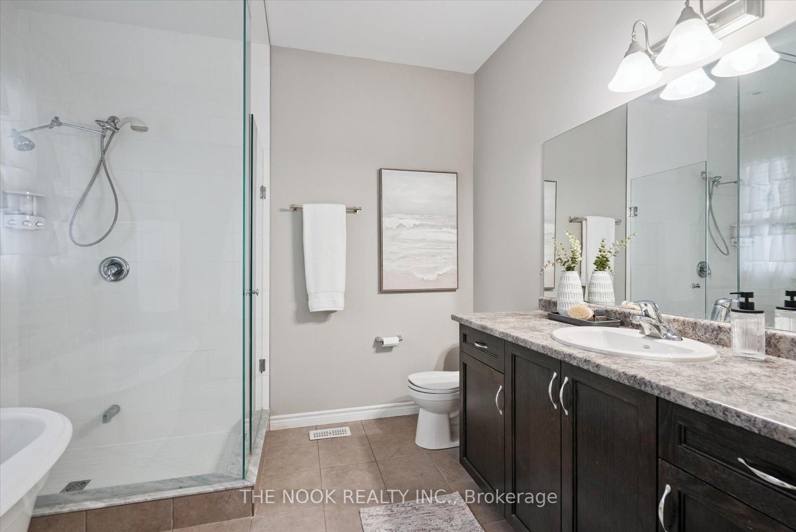 Photo 13 of 18 Mahaffy Place, Clarington, Courtice — HOMEH