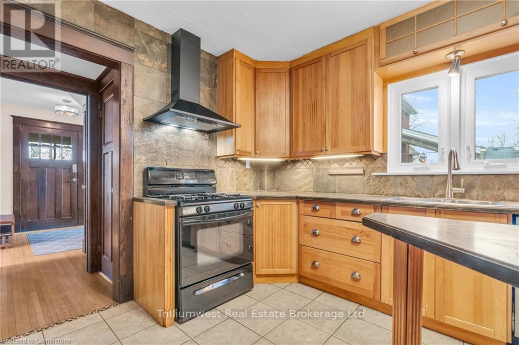 Photo 14 of 241 Margaret Avenue, Kitchener — HOMEH