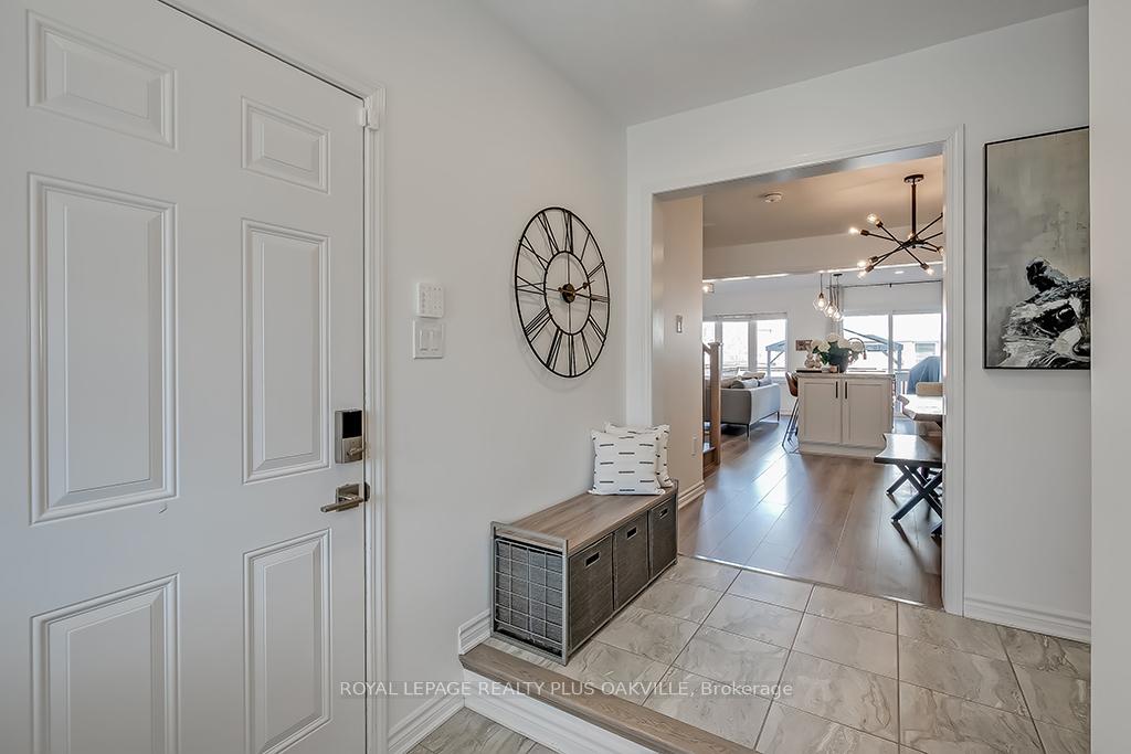 Photo 2 of 136 Mcmonies Drive, Hamilton, Waterdown — HOMEH