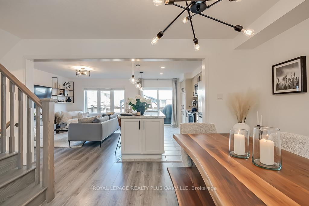 Photo 4 of 136 Mcmonies Drive, Hamilton, Waterdown — HOMEH