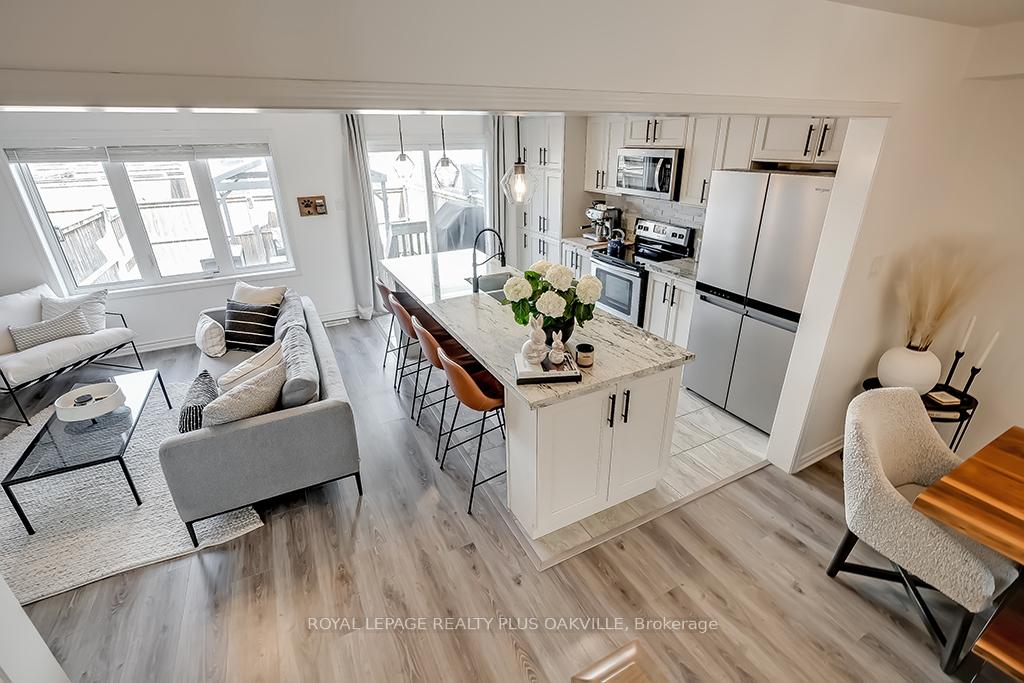 Photo 8 of 136 Mcmonies Drive, Hamilton, Waterdown — HOMEH