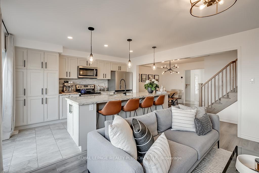 Photo 14 of 136 Mcmonies Drive, Hamilton, Waterdown — HOMEH