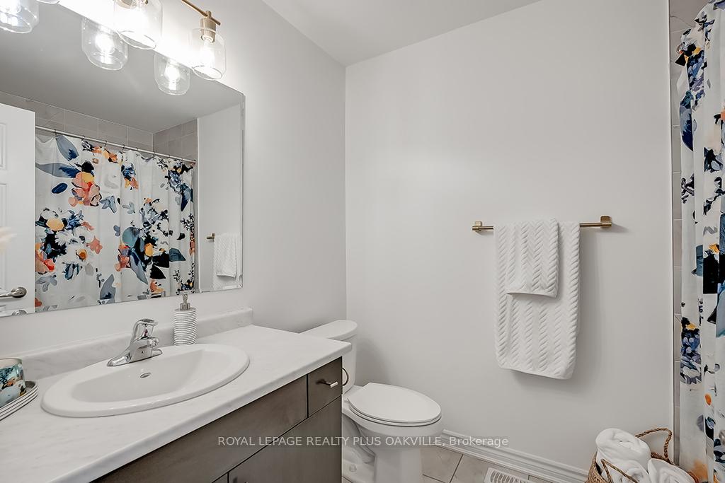 Photo 24 of 136 Mcmonies Drive, Hamilton, Waterdown — HOMEH