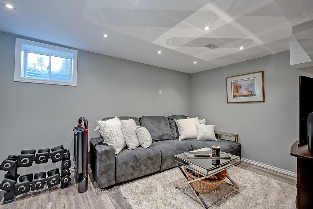 Photo 21 of 136 Mcmonies Drive, Hamilton, Waterdown — HOMEH