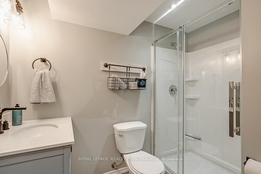 Photo 28 of 136 Mcmonies Drive, Hamilton, Waterdown — HOMEH