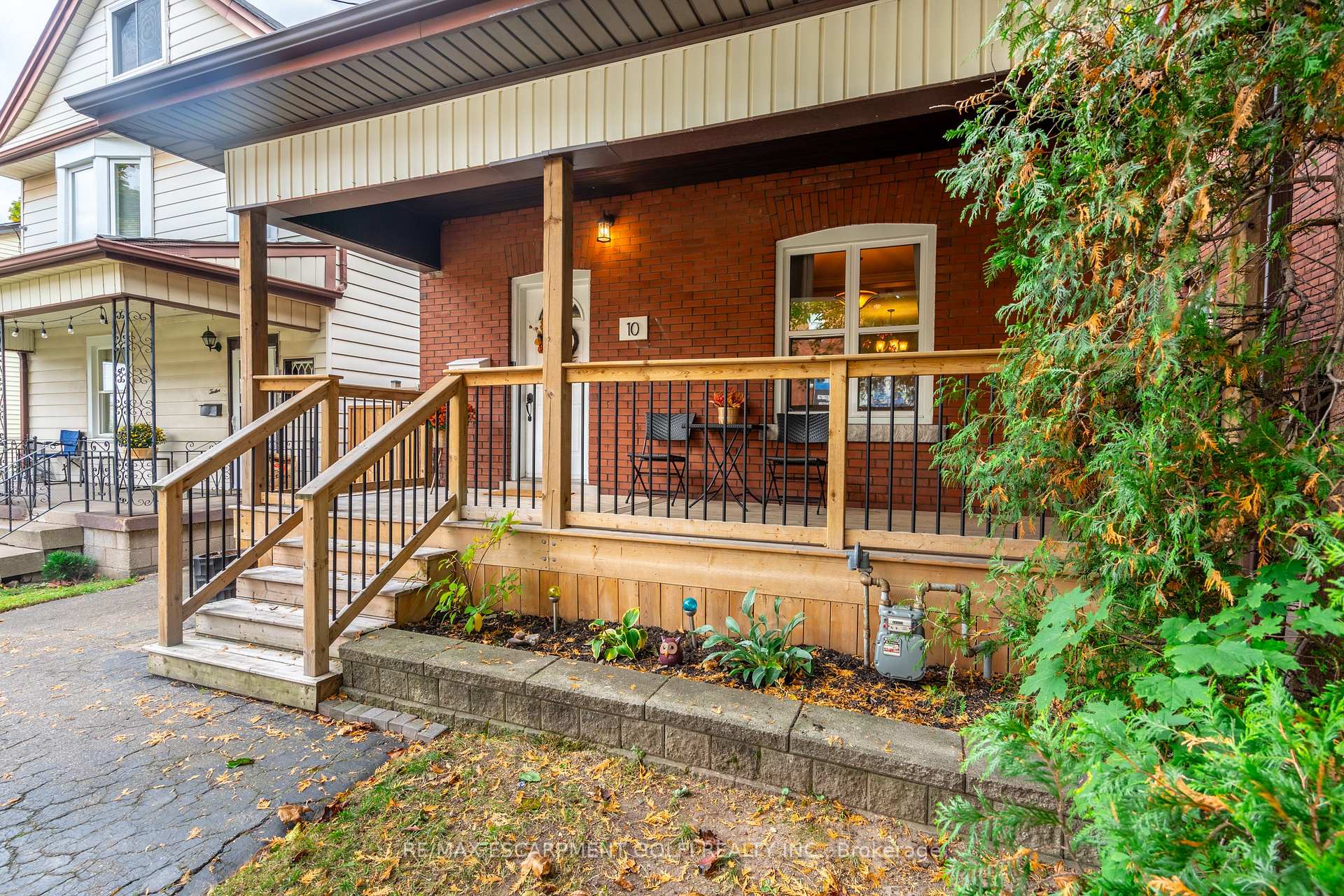 Photo 3 of 10 Belview Avenue, Hamilton, Crown Point — HOMEH