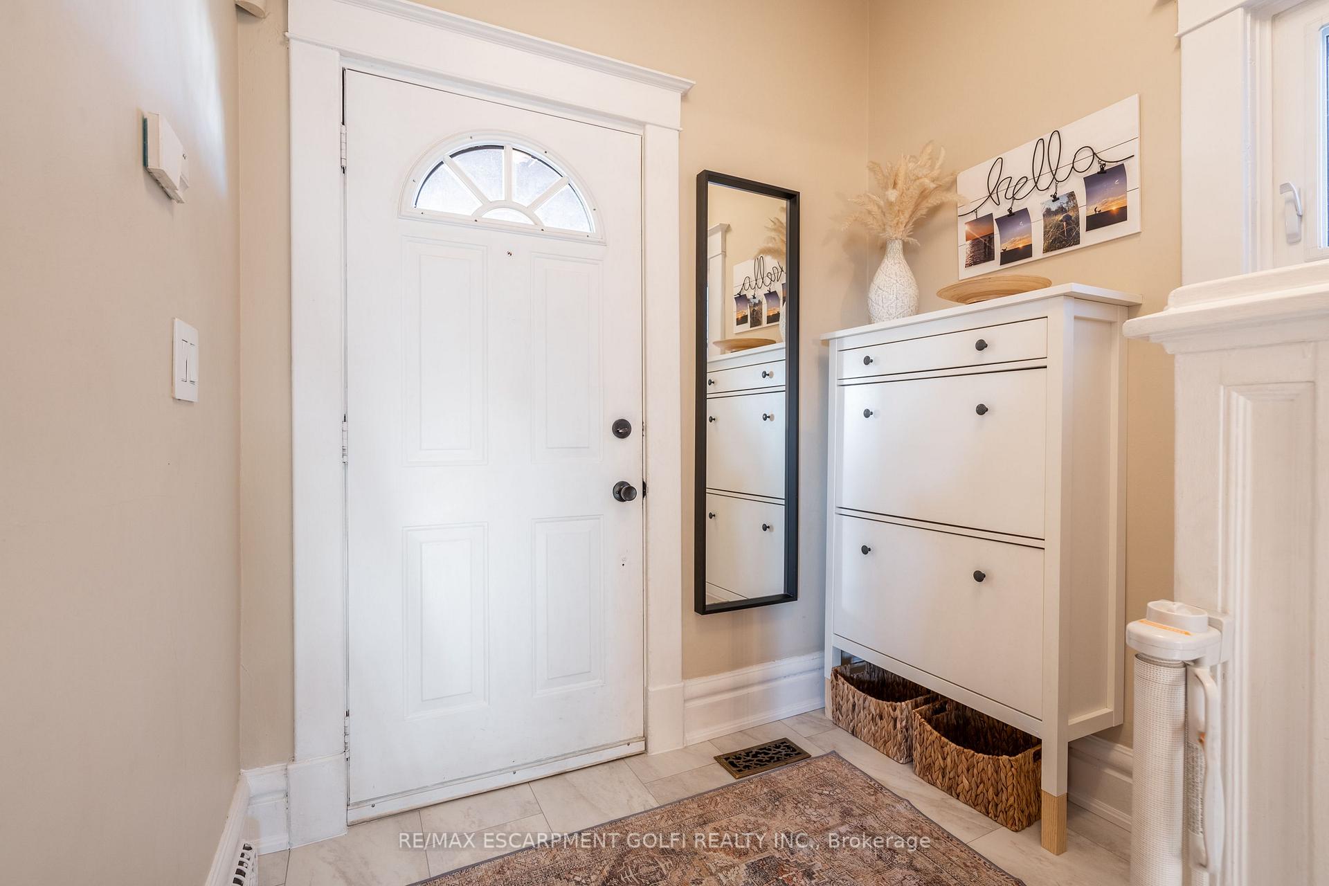 Photo 2 of 10 Belview Avenue, Hamilton, Crown Point — HOMEH
