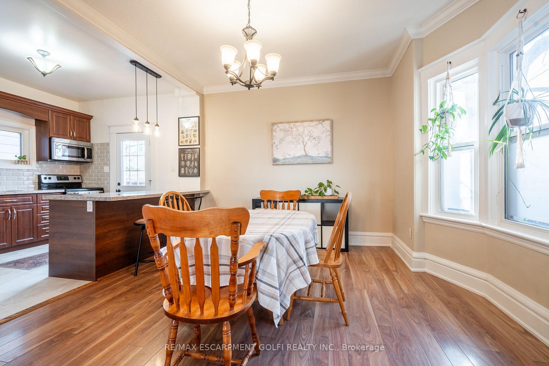 Photo 5 of 10 Belview Avenue, Hamilton, Crown Point — HOMEH