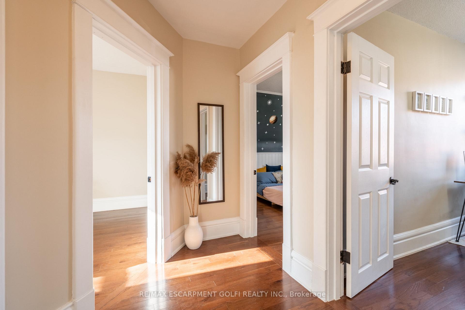 Photo 13 of 10 Belview Avenue, Hamilton, Crown Point — HOMEH
