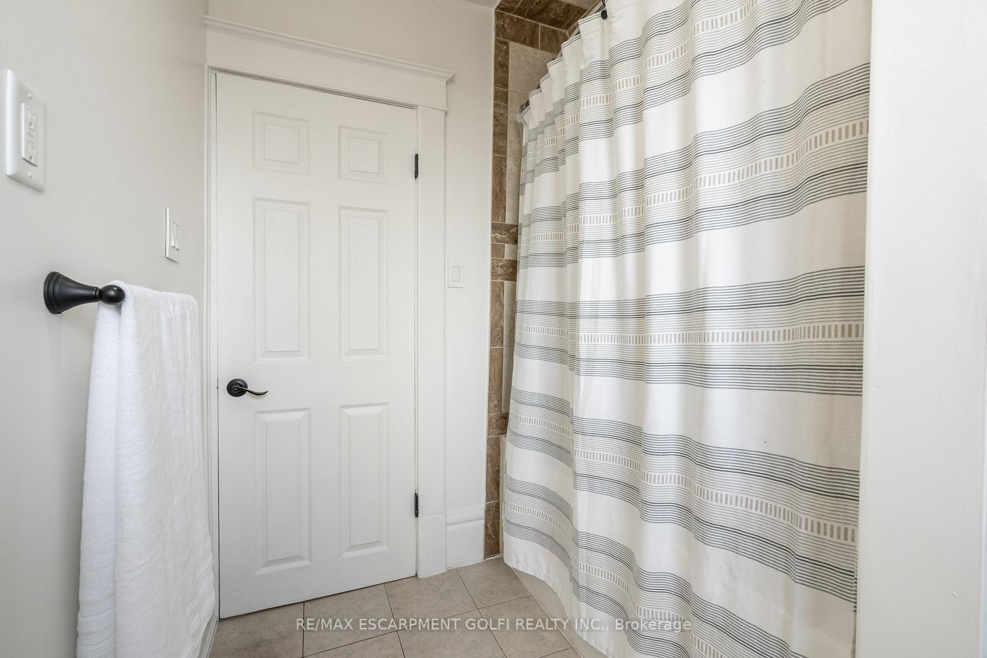 Photo 17 of 10 Belview Avenue, Hamilton, Crown Point — HOMEH