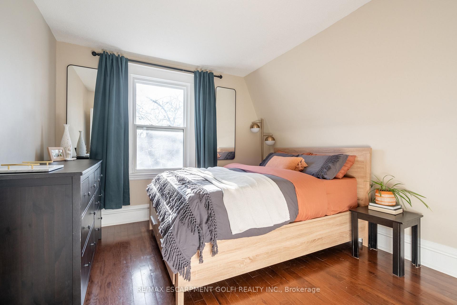Photo 39 of 10 Belview Avenue, Hamilton, Crown Point — HOMEH