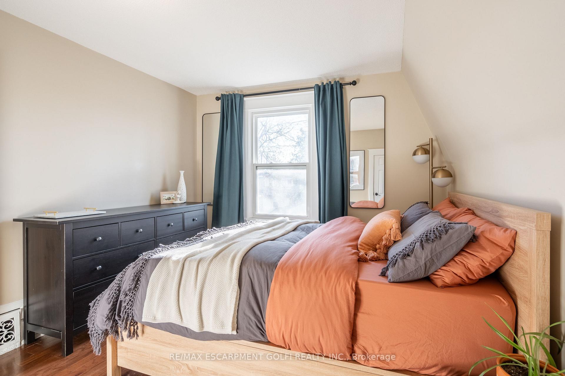 Photo 40 of 10 Belview Avenue, Hamilton, Crown Point — HOMEH