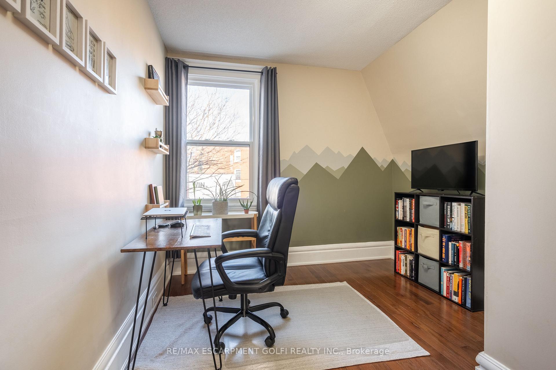 Photo 18 of 10 Belview Avenue, Hamilton, Crown Point — HOMEH