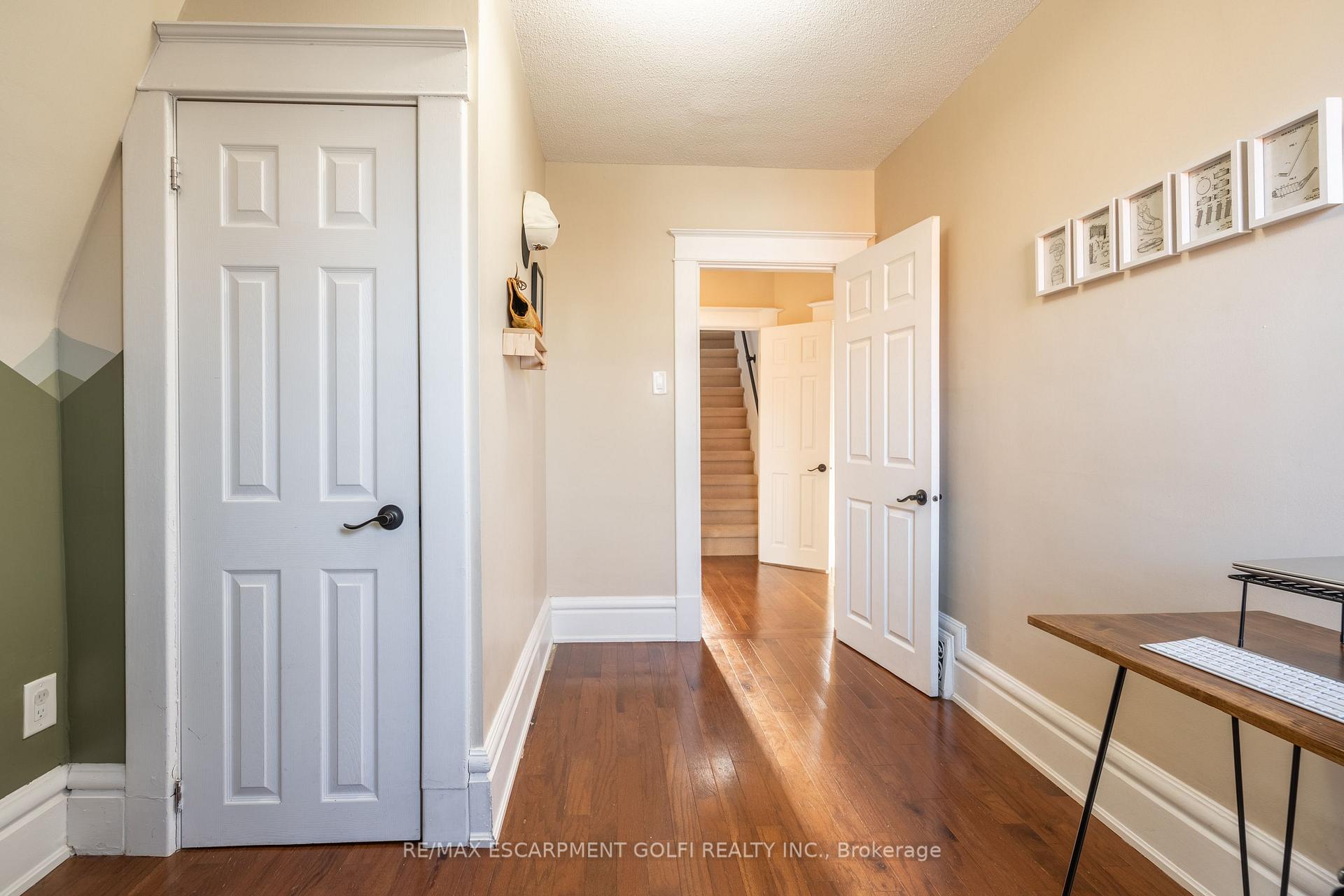 Photo 26 of 10 Belview Avenue, Hamilton, Crown Point — HOMEH