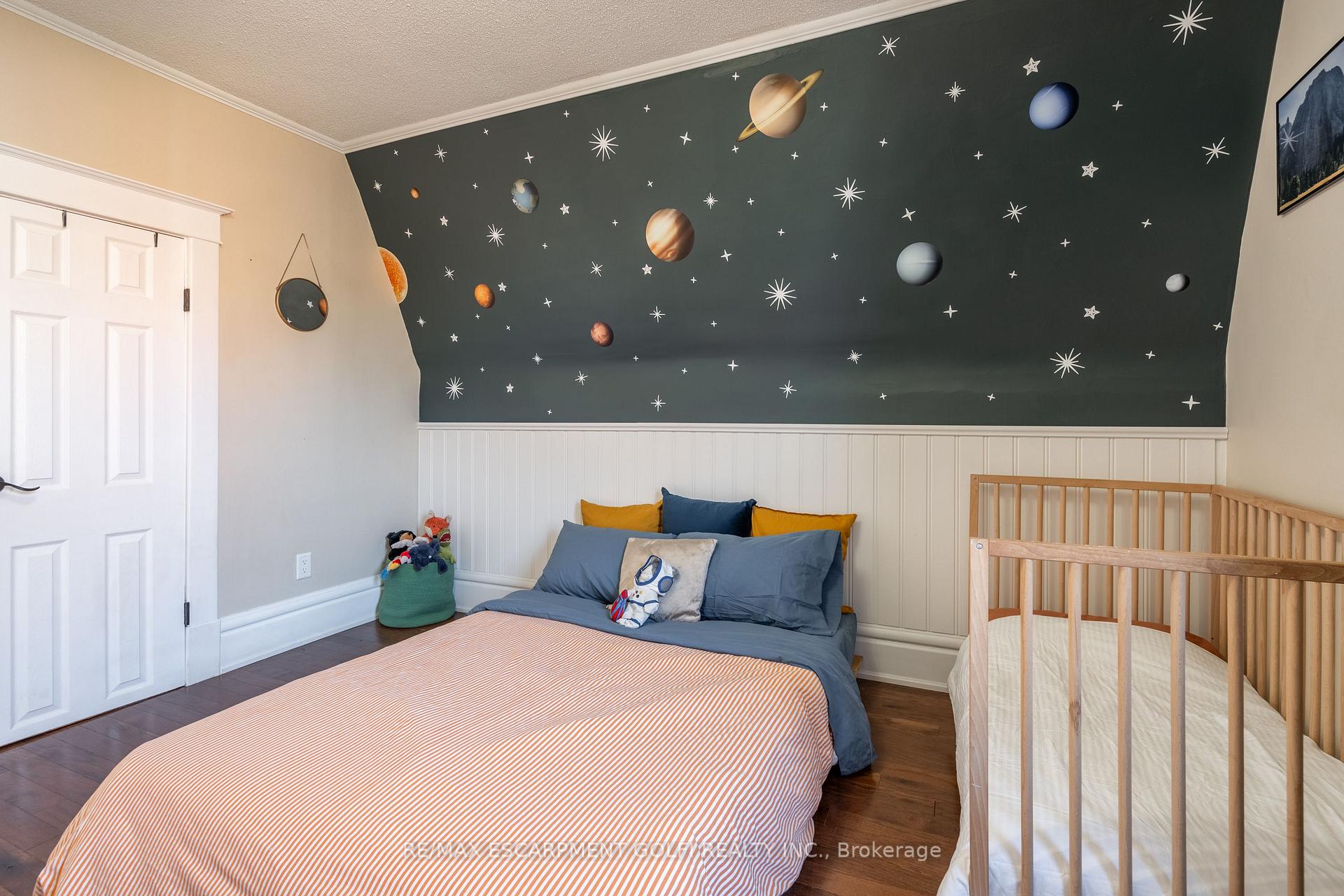 Photo 23 of 10 Belview Avenue, Hamilton, Crown Point — HOMEH