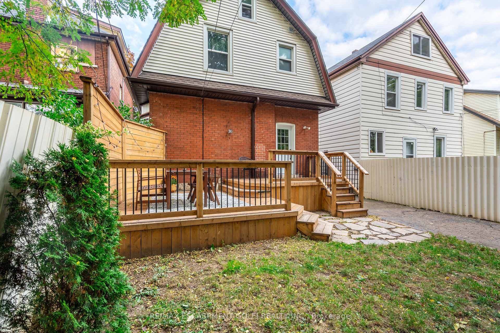 Photo 27 of 10 Belview Avenue, Hamilton, Crown Point — HOMEH