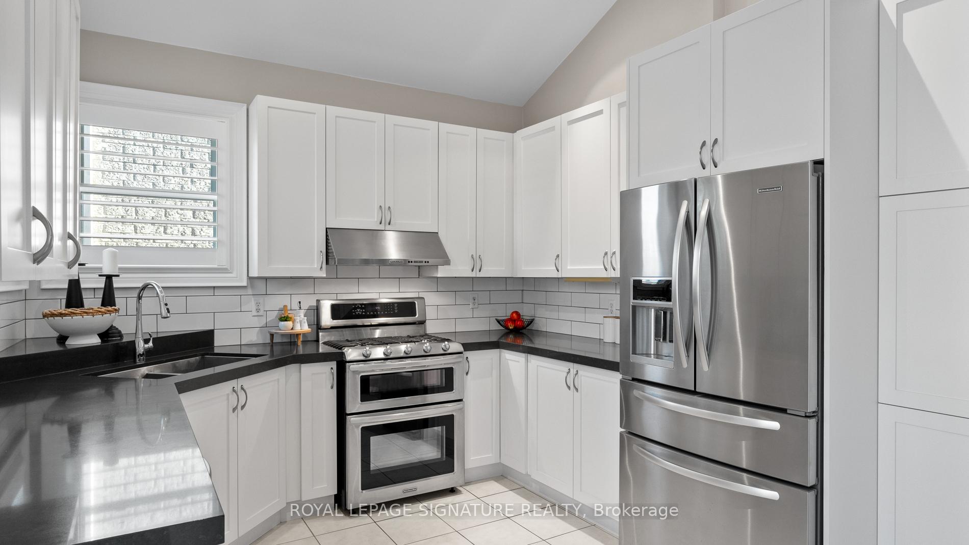 Photo 4 of 1757 Autumn Crescent, Pickering, Amberlea — HOMEH