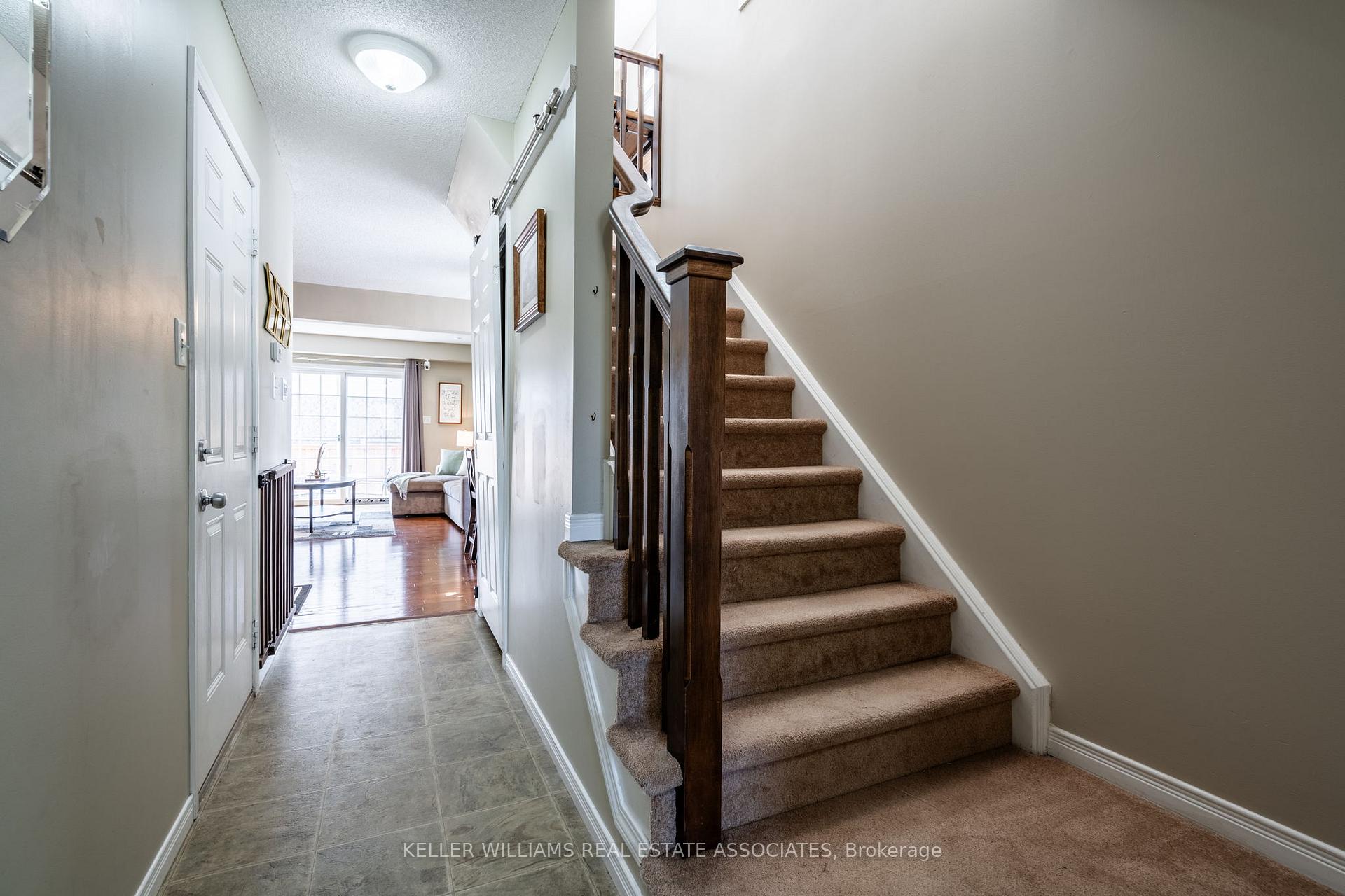 Photo 3 of 515 Beaumont Crescent, Kitchener, Grand River South — HOMEH
