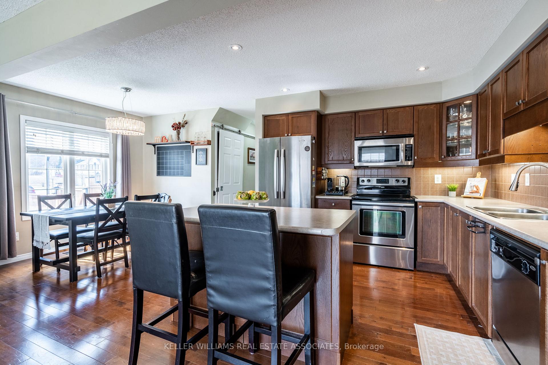 Photo 10 of 515 Beaumont Crescent, Kitchener, Grand River South — HOMEH