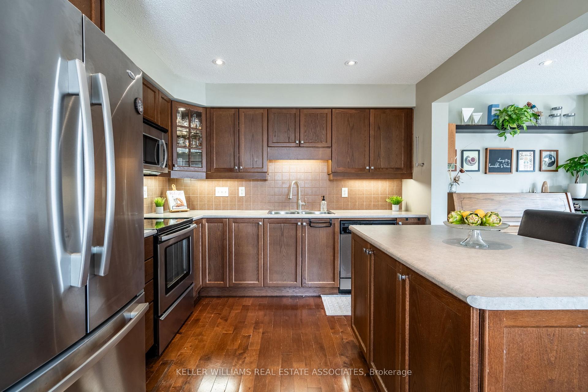 Photo 6 of 515 Beaumont Crescent, Kitchener, Grand River South — HOMEH
