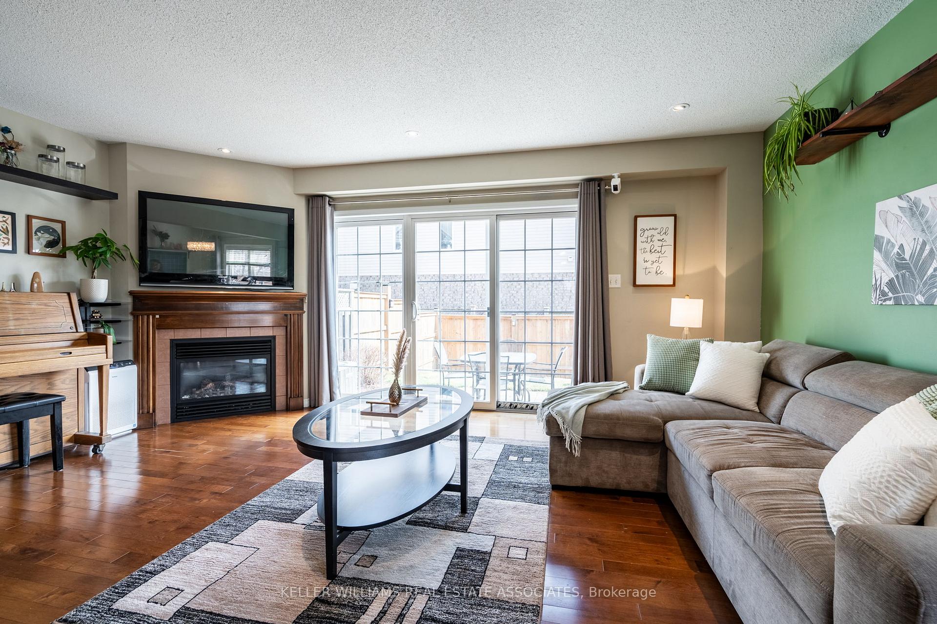 Photo 9 of 515 Beaumont Crescent, Kitchener, Grand River South — HOMEH