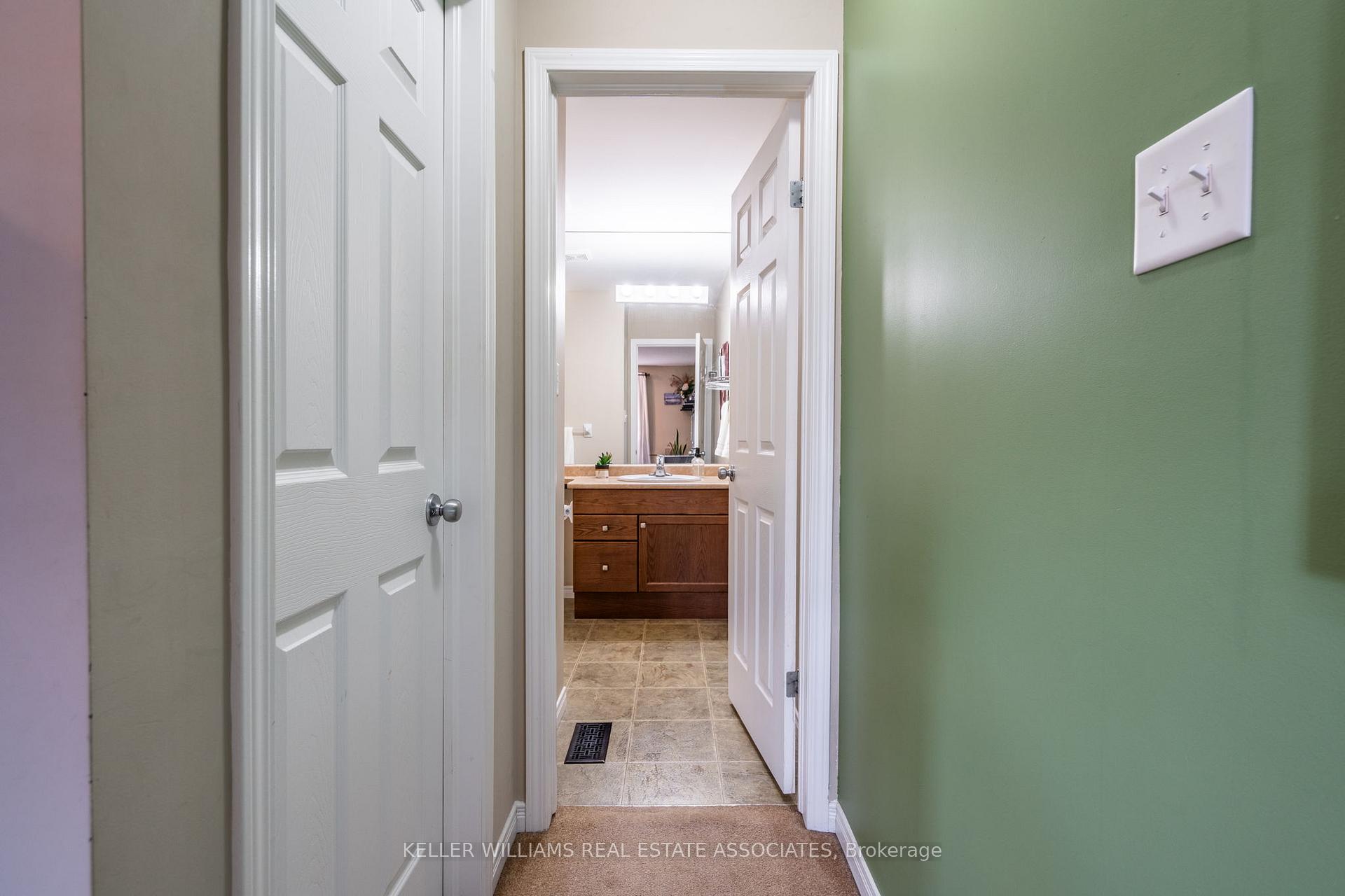 Photo 17 of 515 Beaumont Crescent, Kitchener, Grand River South — HOMEH