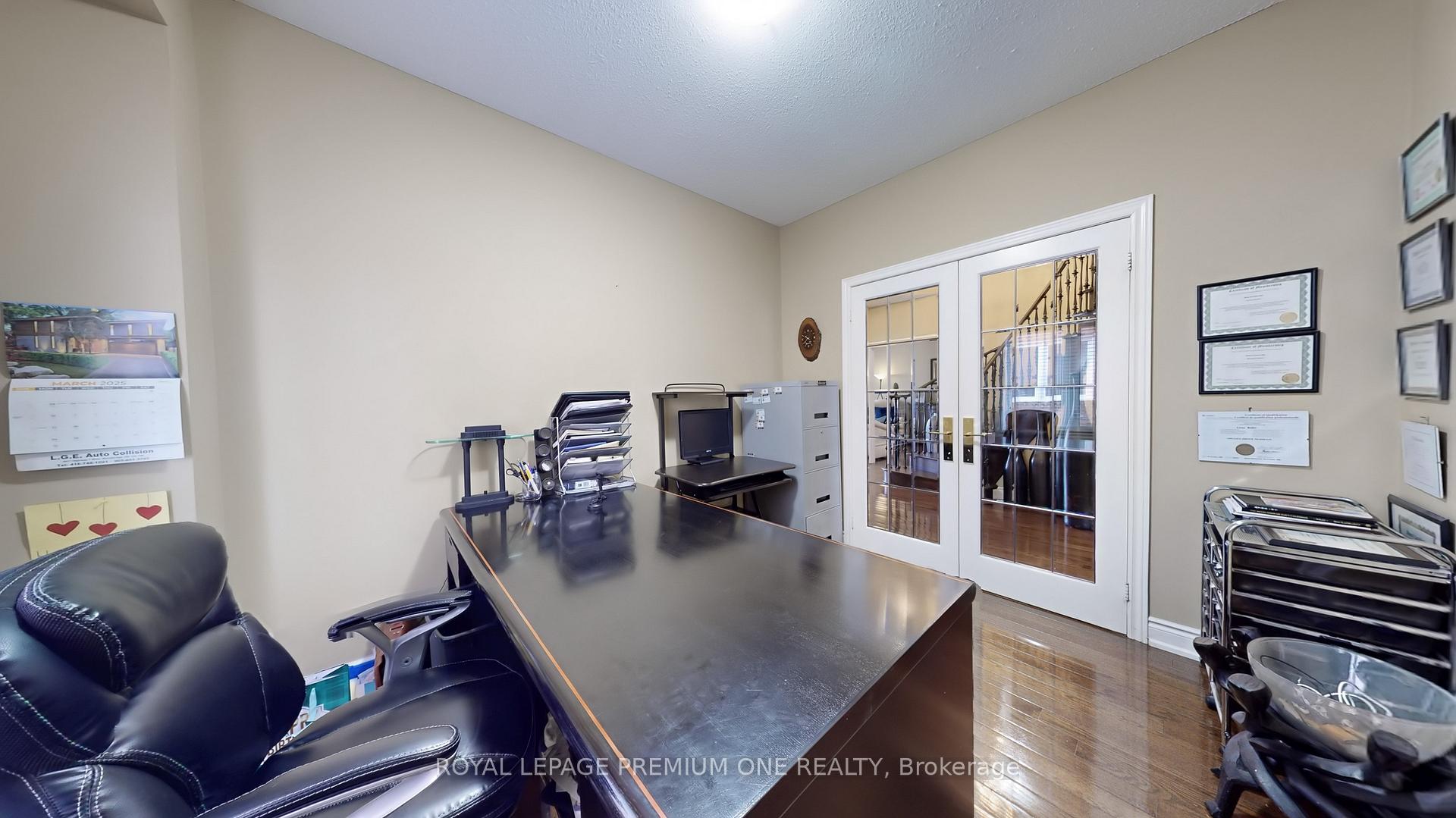 Photo 12 of 117 Cherokee Drive, Vaughan, Maple — HOMEH
