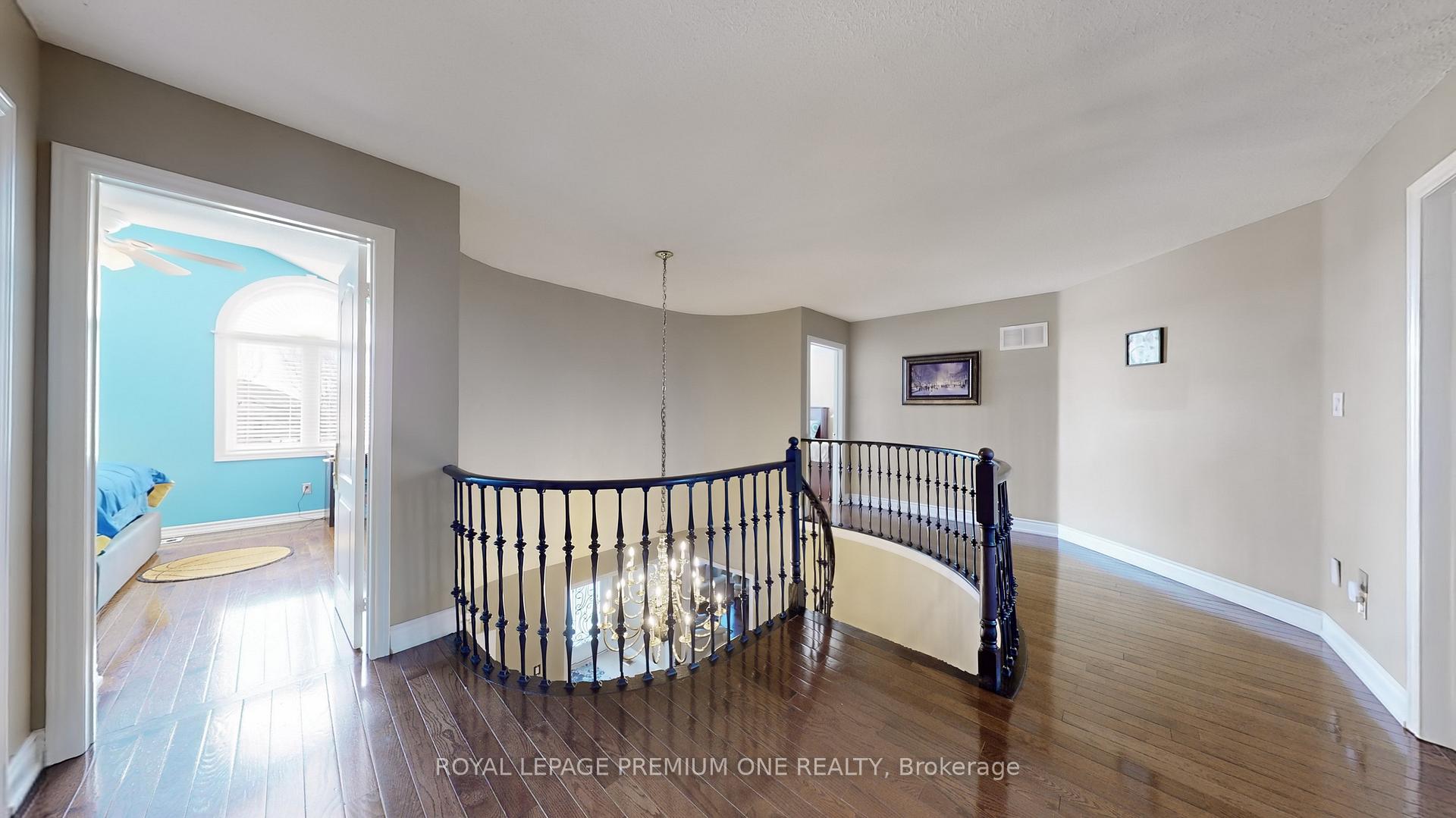 Photo 21 of 117 Cherokee Drive, Vaughan, Maple — HOMEH