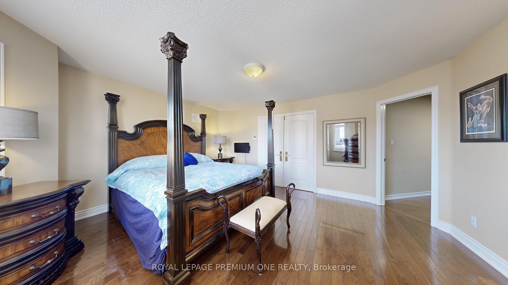 Photo 23 of 117 Cherokee Drive, Vaughan, Maple — HOMEH