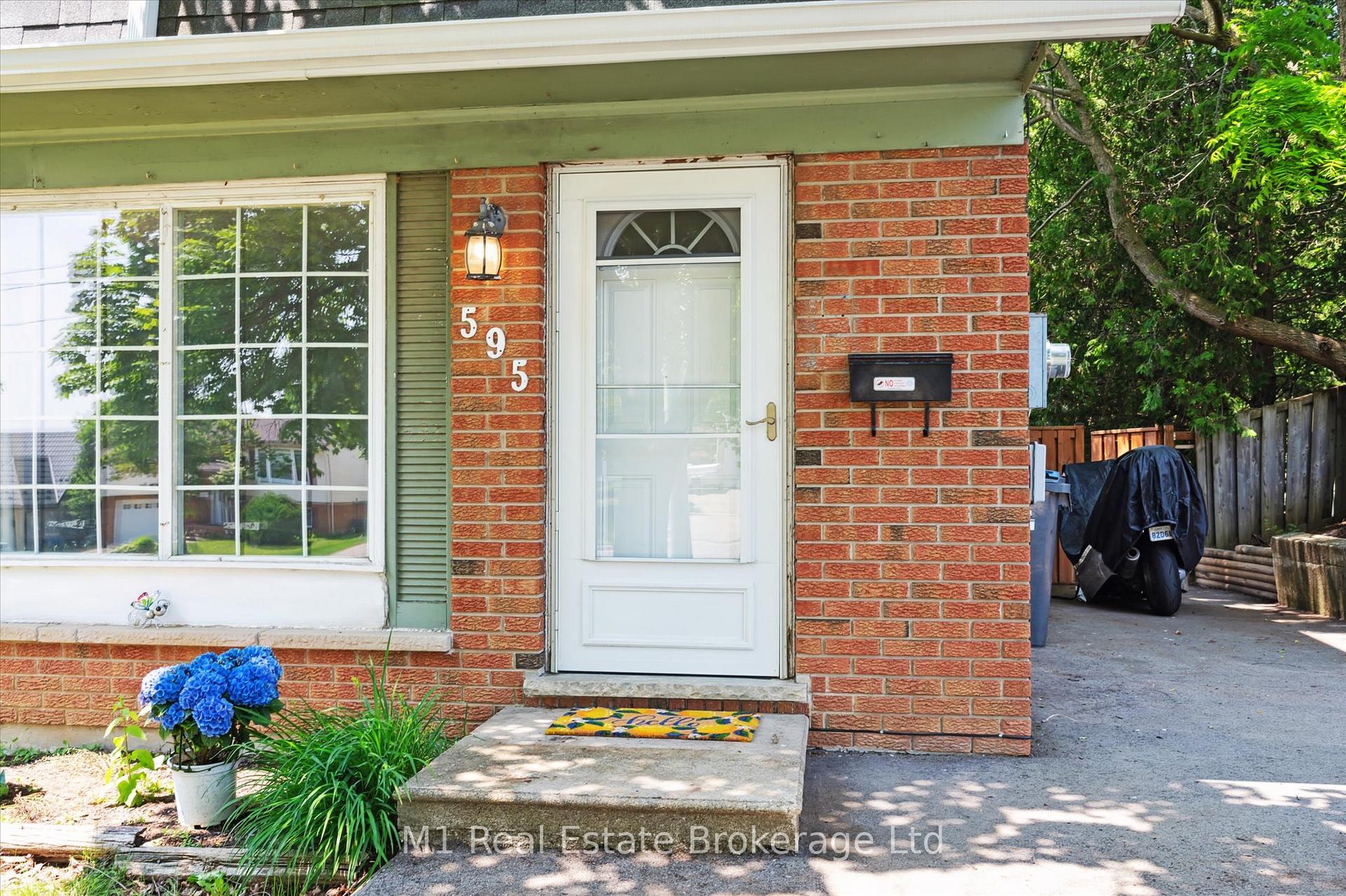 Photo 4 of 595 Willow Road, Guelph, Willow West/Sugarbush/West Acres — HOMEH