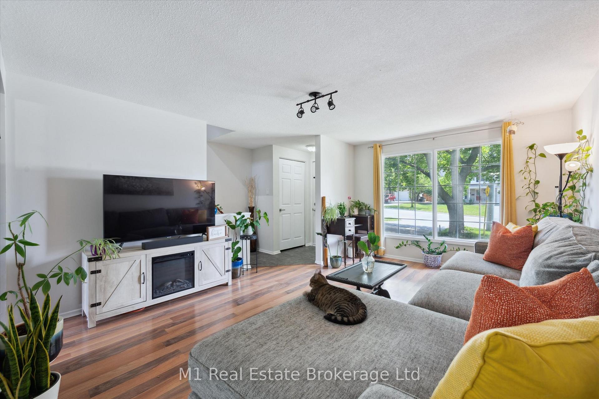 Photo 7 of 595 Willow Road, Guelph, Willow West/Sugarbush/West Acres — HOMEH