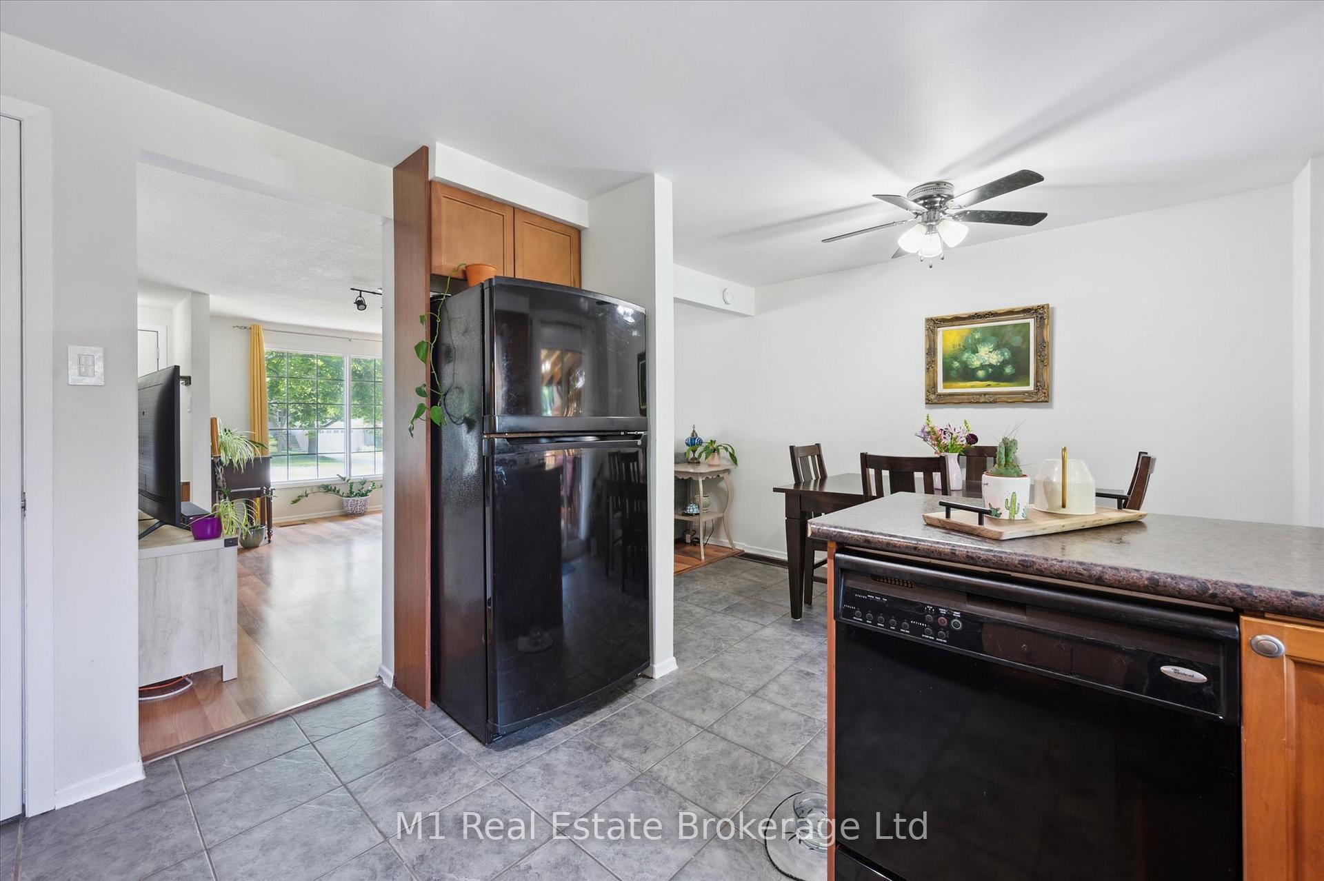 Photo 12 of 595 Willow Road, Guelph, Willow West/Sugarbush/West Acres — HOMEH