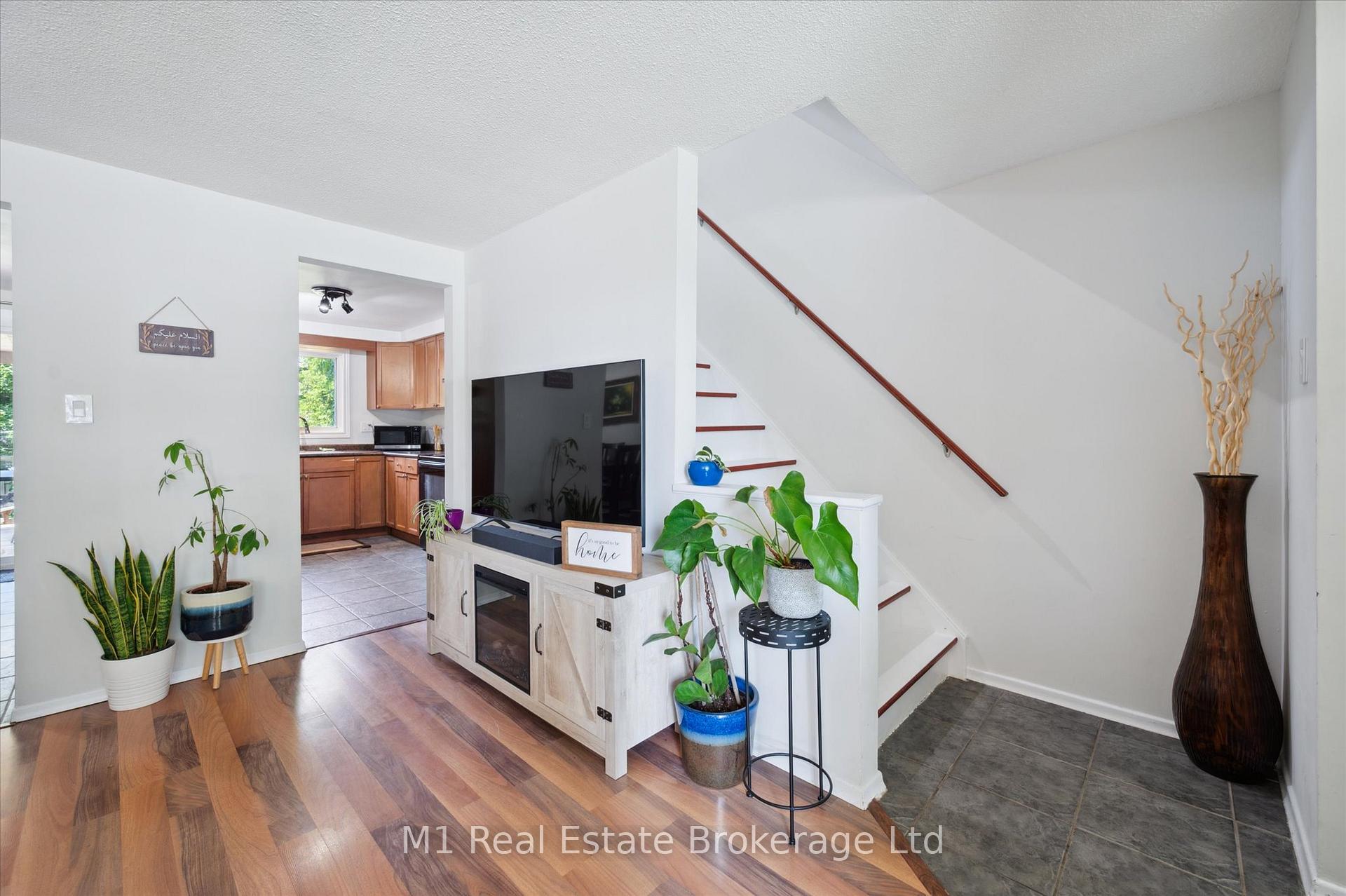 Photo 16 of 595 Willow Road, Guelph, Willow West/Sugarbush/West Acres — HOMEH