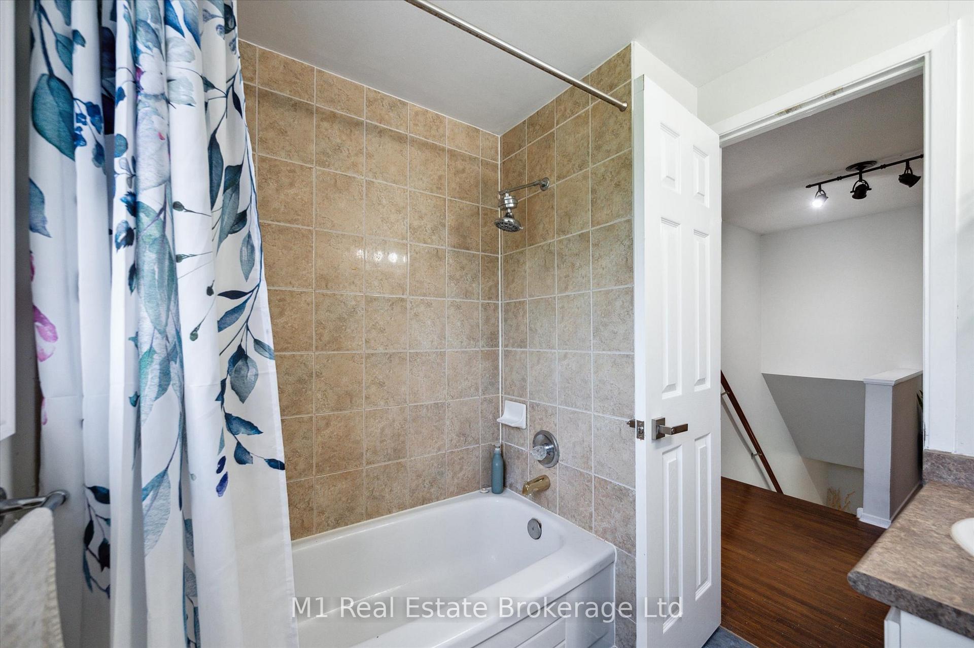 Photo 25 of 595 Willow Road, Guelph, Willow West/Sugarbush/West Acres — HOMEH
