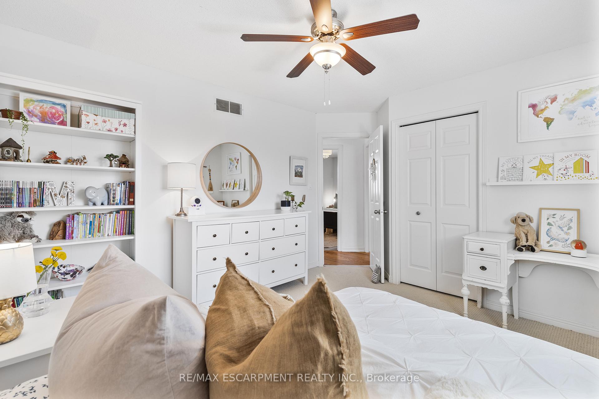 Photo 13 of 51 Duncan Avenue, Hamilton, Waterdown — HOMEH