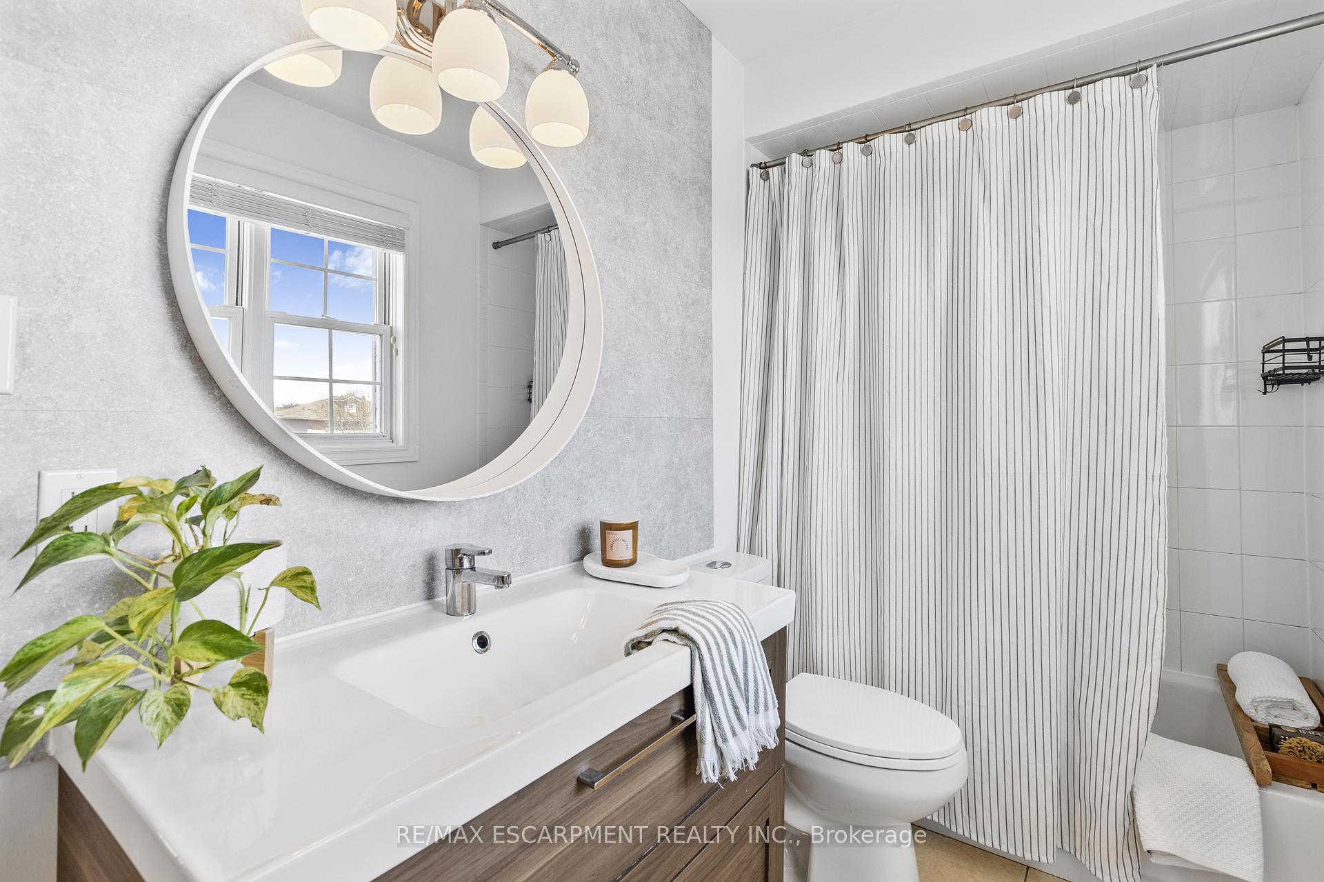 Photo 24 of 51 Duncan Avenue, Hamilton, Waterdown — HOMEH