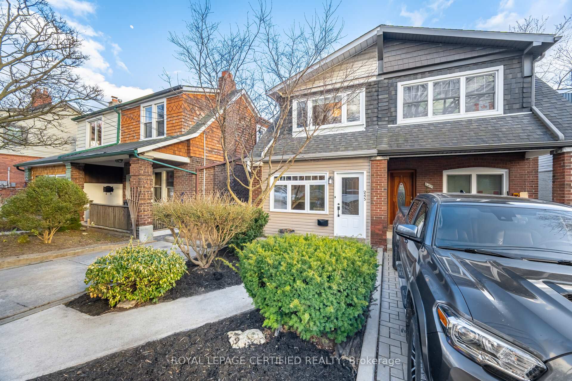 Photo 3 of 245 Eastwood Road, Toronto, Woodbine Corridor — HOMEH