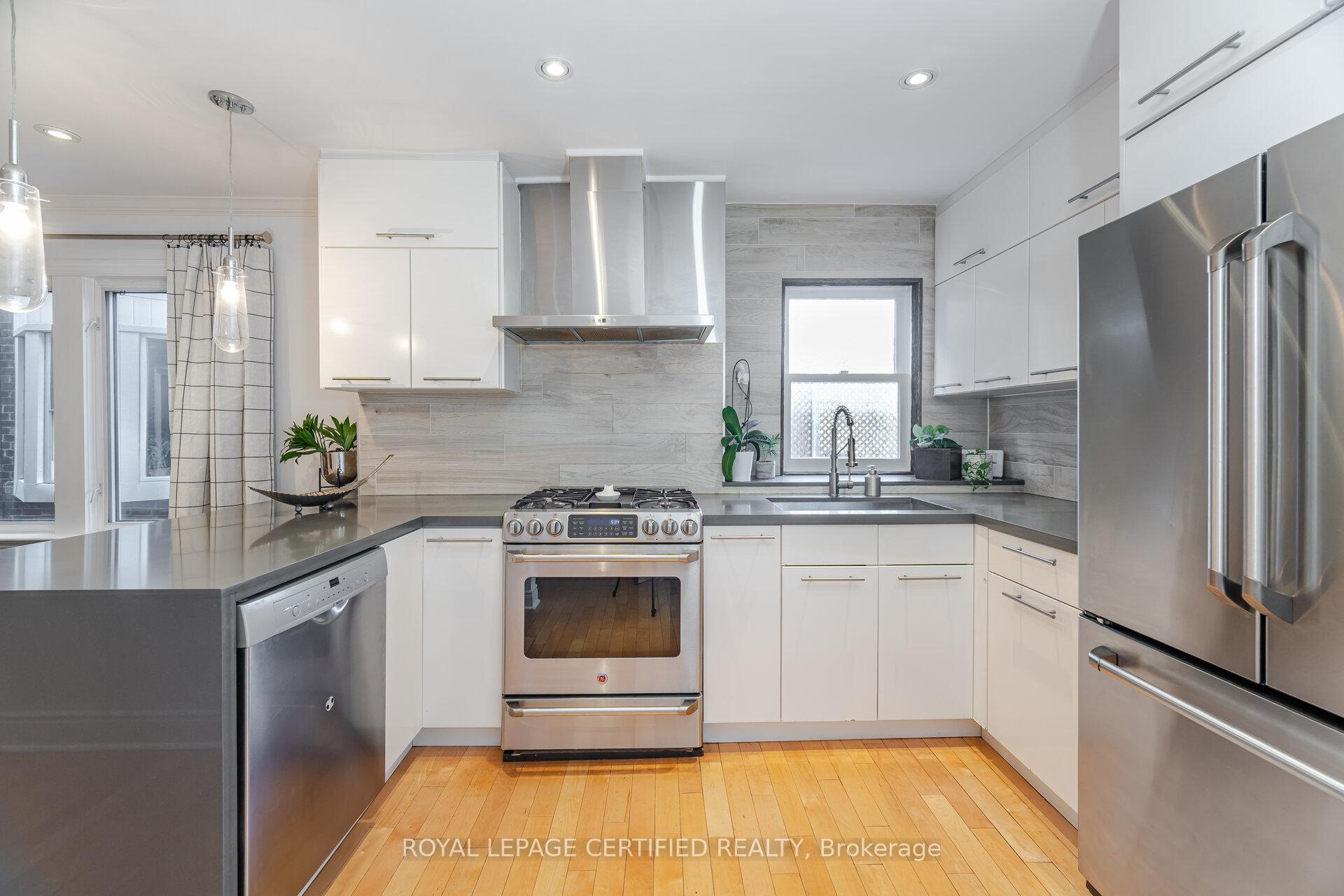 Photo 24 of 245 Eastwood Road, Toronto, Woodbine Corridor — HOMEH