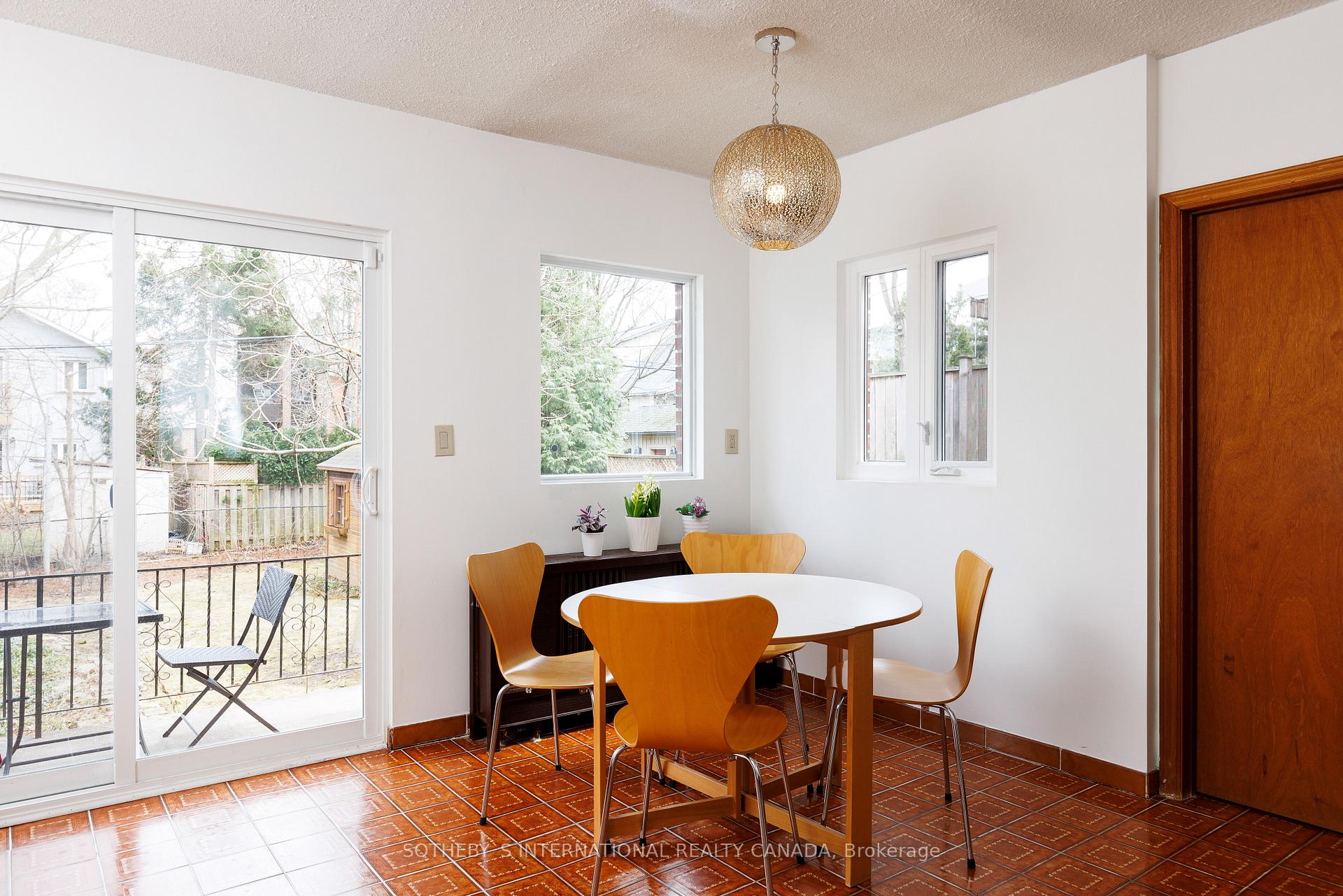 Photo 5 of 61 Rumsey Road, Toronto, Leaside — HOMEH