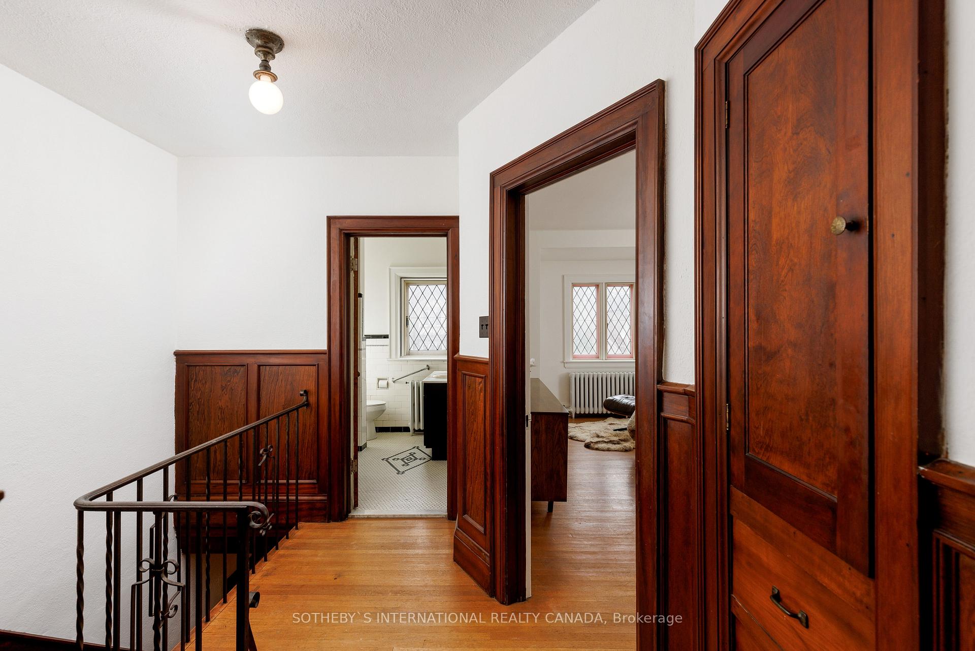 Photo 11 of 61 Rumsey Road, Toronto, Leaside — HOMEH