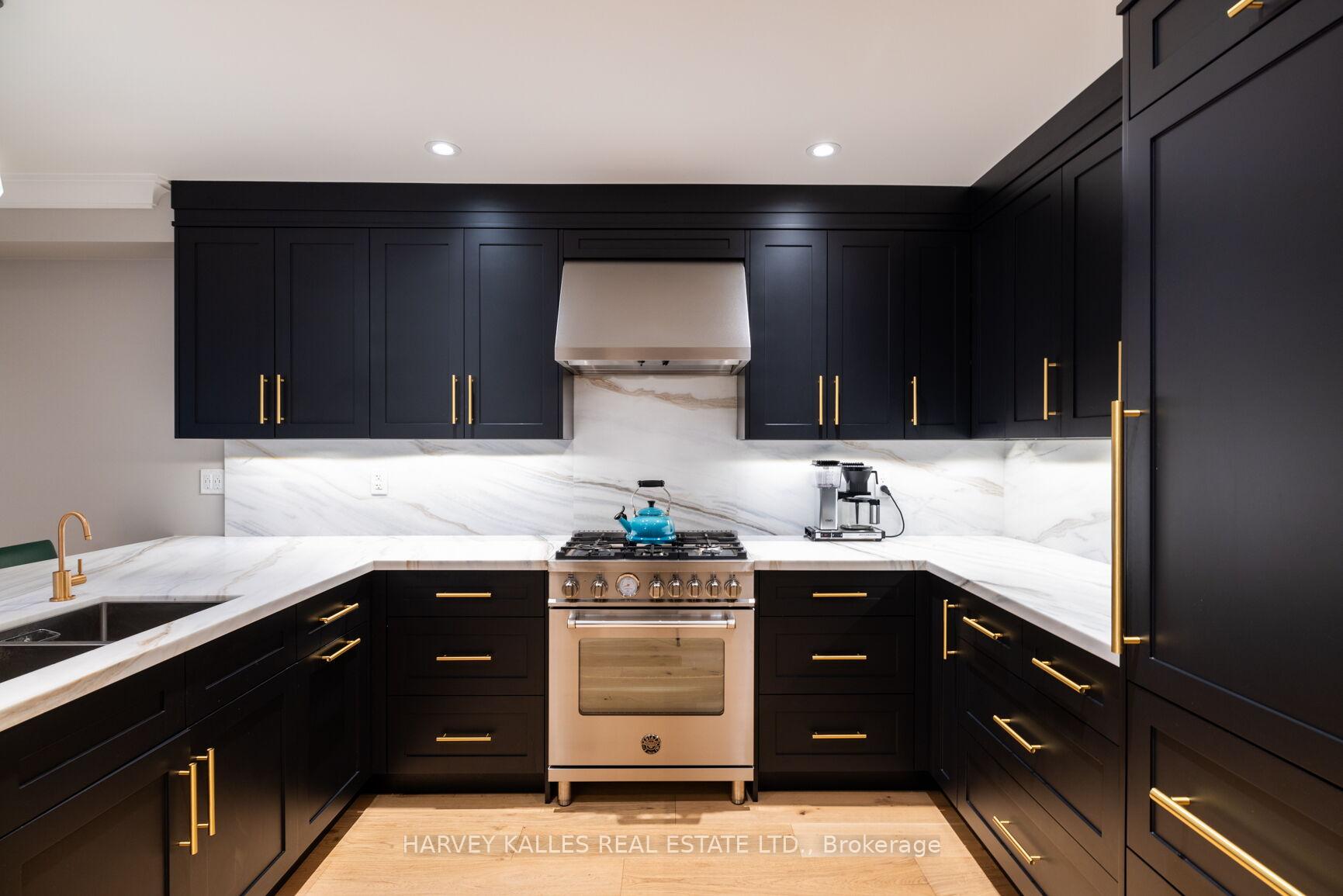 Photo 13 of 131 Chayna Crescent, Vaughan, Patterson — HOMEH