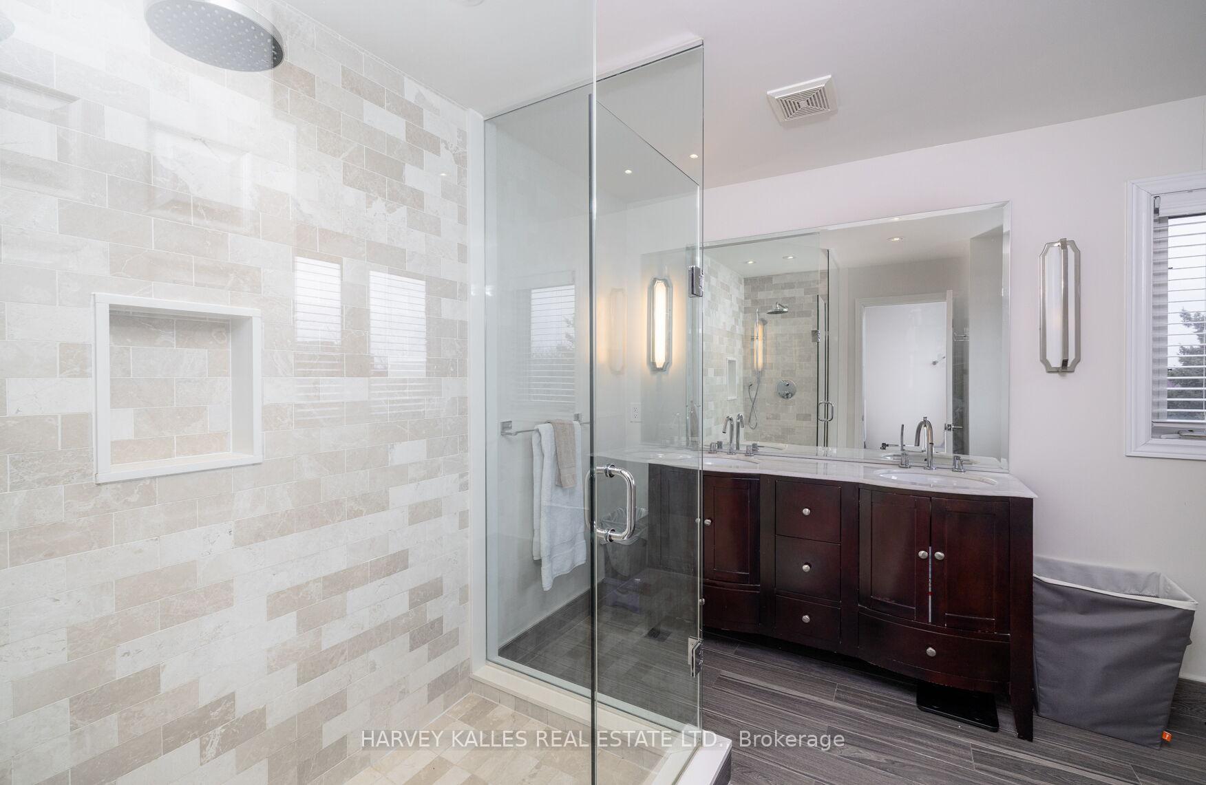 Photo 14 of 131 Chayna Crescent, Vaughan, Patterson — HOMEH