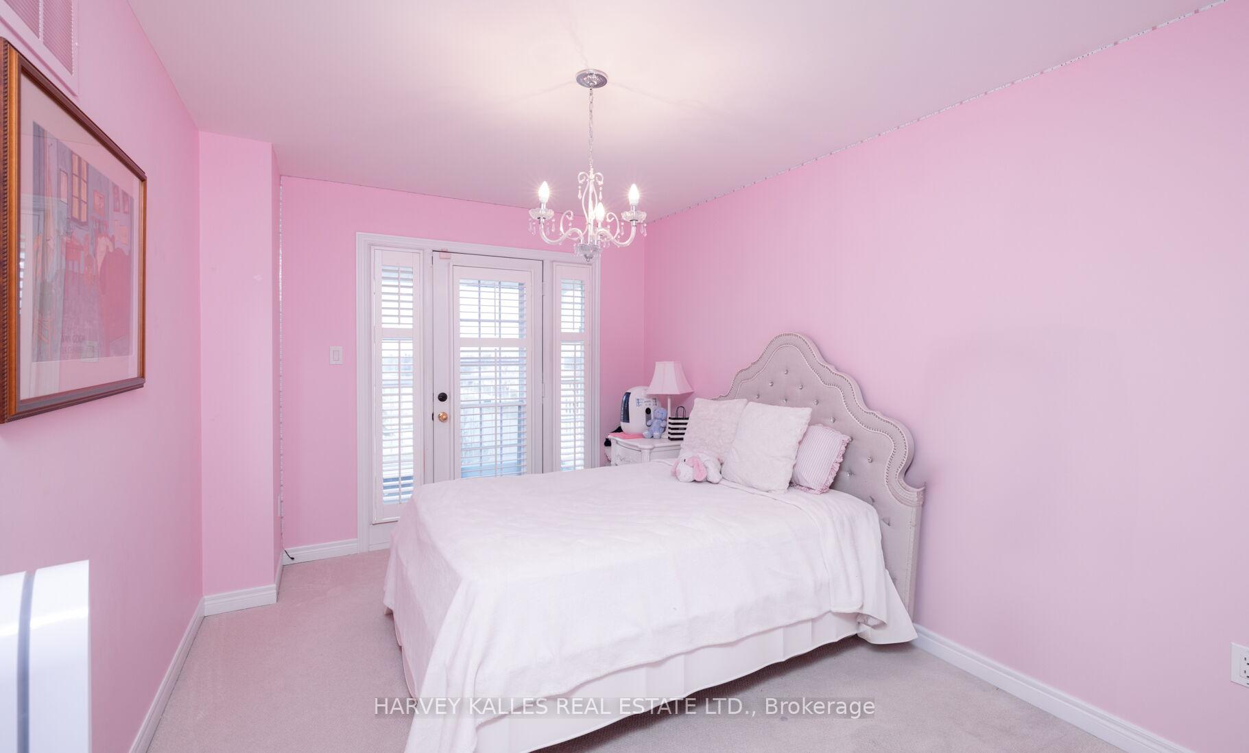 Photo 12 of 131 Chayna Crescent, Vaughan, Patterson — HOMEH