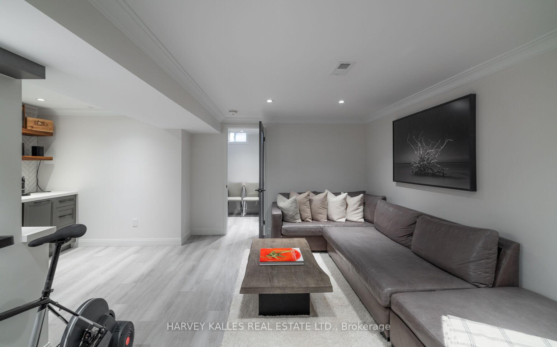 Photo 10 of 131 Chayna Crescent, Vaughan, Patterson — HOMEH
