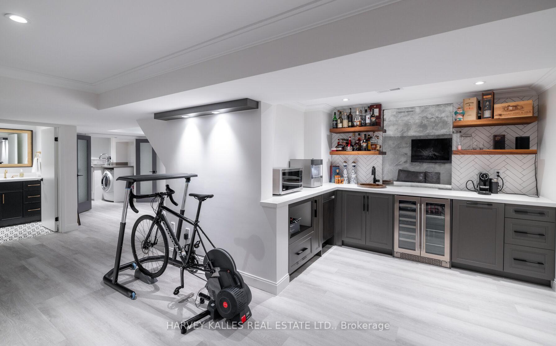 Photo 20 of 131 Chayna Crescent, Vaughan, Patterson — HOMEH
