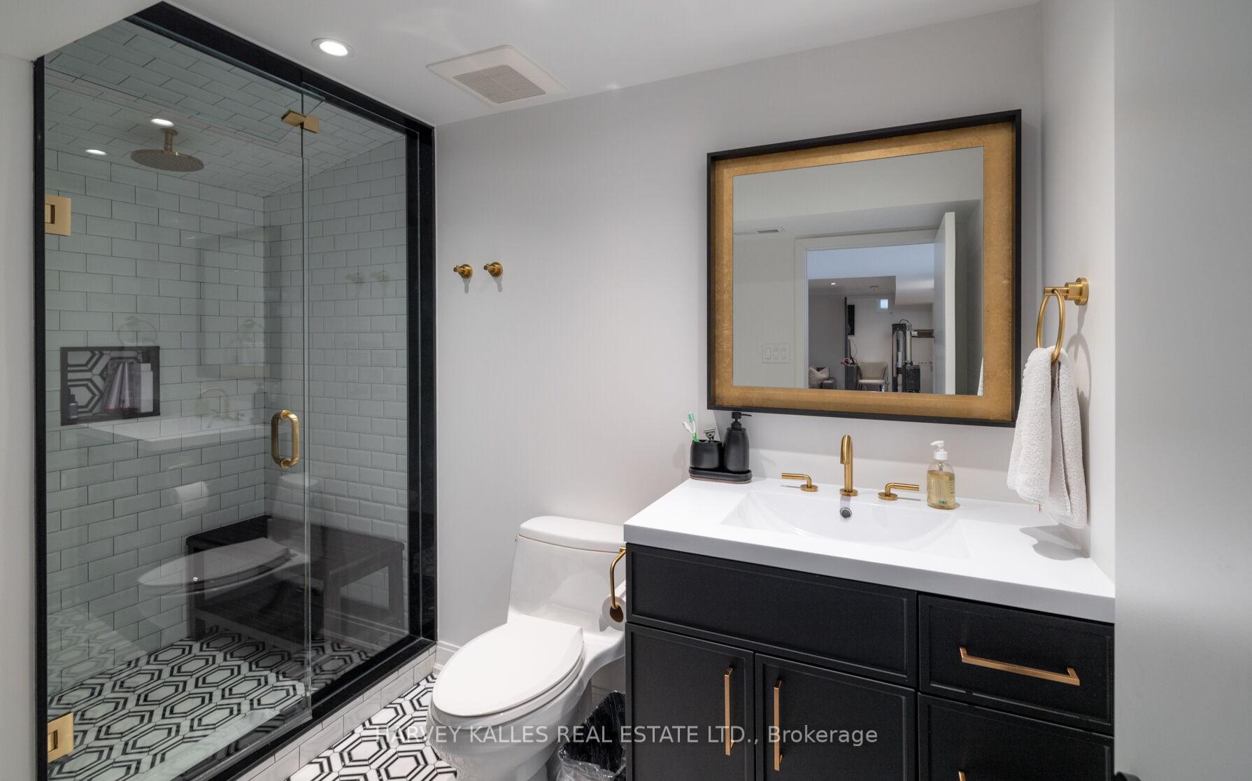 Photo 23 of 131 Chayna Crescent, Vaughan, Patterson — HOMEH