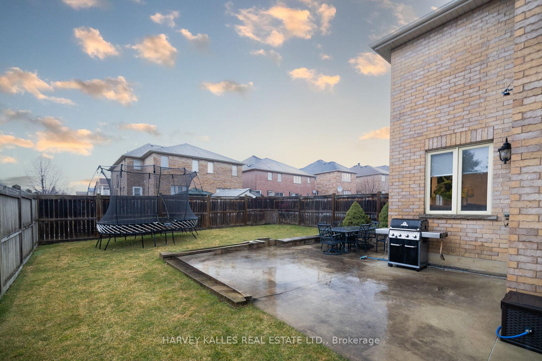 Photo 25 of 131 Chayna Crescent, Vaughan, Patterson — HOMEH