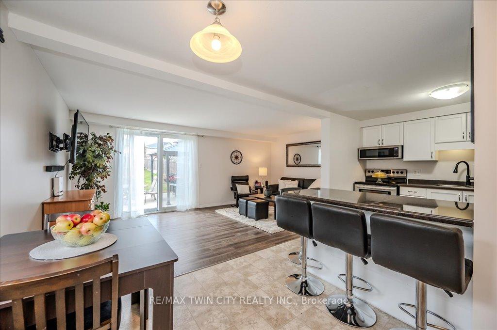 Photo 10 of 53 Hackberry Street, Kitchener — HOMEH