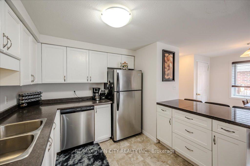 Photo 5 of 53 Hackberry Street, Kitchener — HOMEH