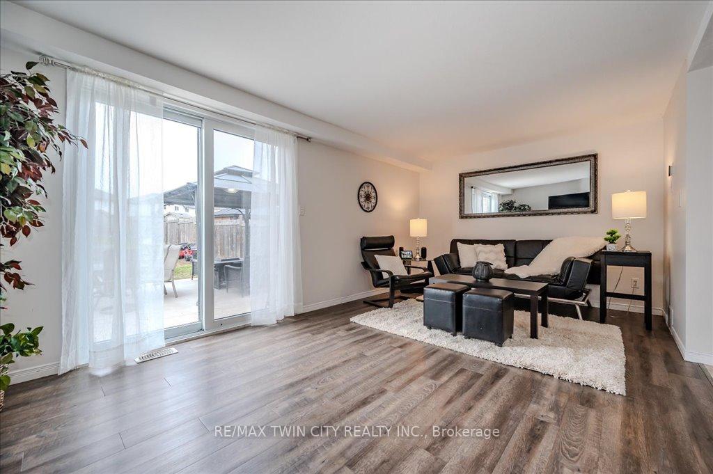 Photo 6 of 53 Hackberry Street, Kitchener — HOMEH